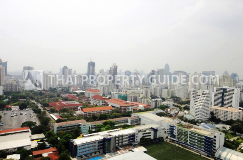 Condominium in New Petchburi