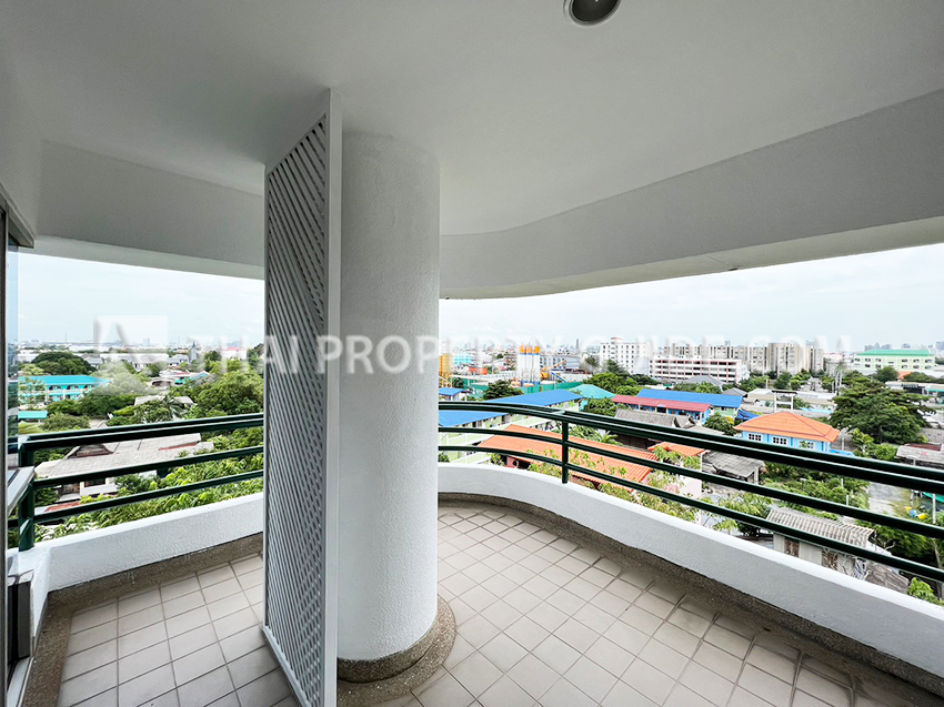 Apartment in Chaengwattana (near Nichada Thani) 