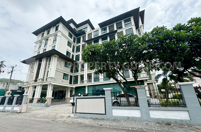 Apartment for rent in Bangnatrad