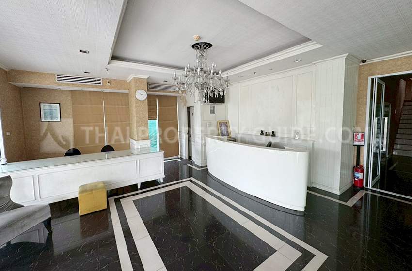 Apartment in Bangnatrad 