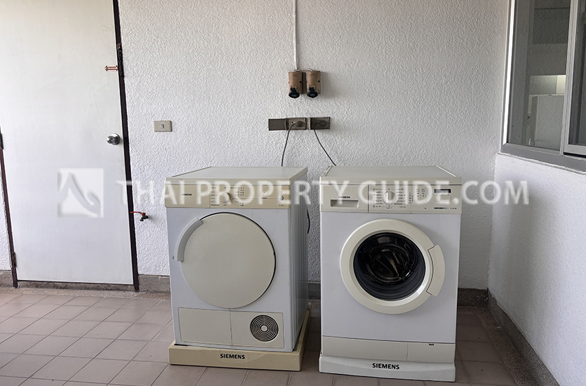 Apartment in Chaengwattana (near Nichada Thani) 