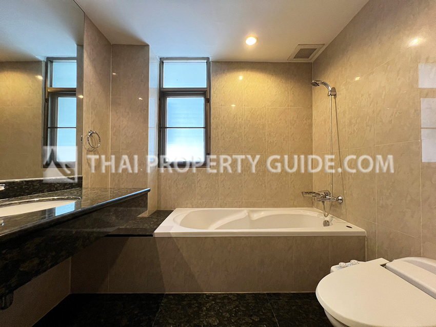 Apartment in Ploenchit 