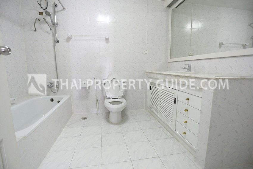 Apartment in Ploenchit 