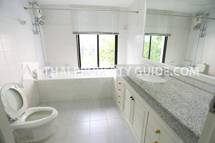 Apartment in Ploenchit 