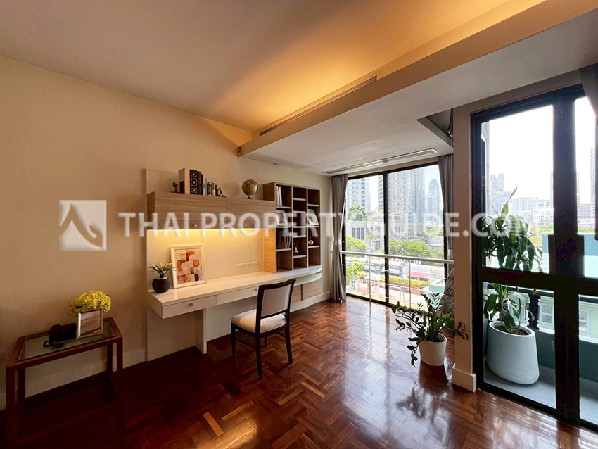 Apartment in Ploenchit 