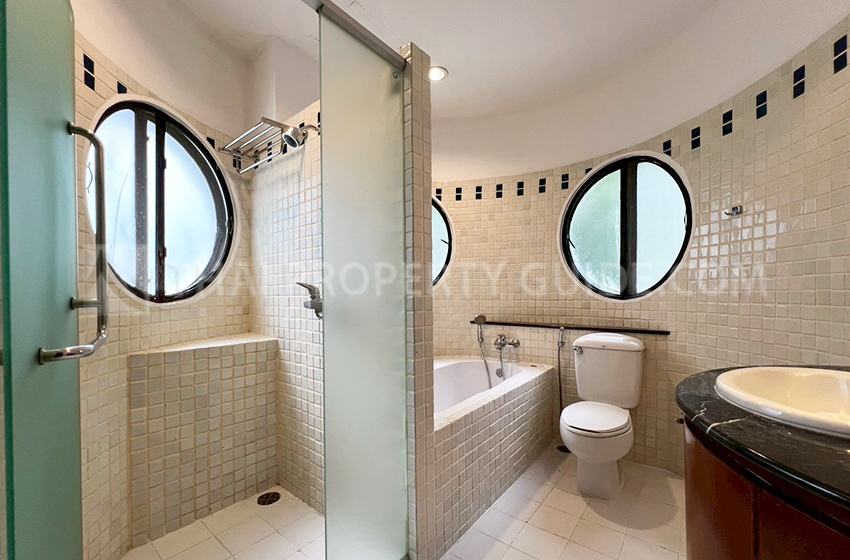 Apartment in Ploenchit 