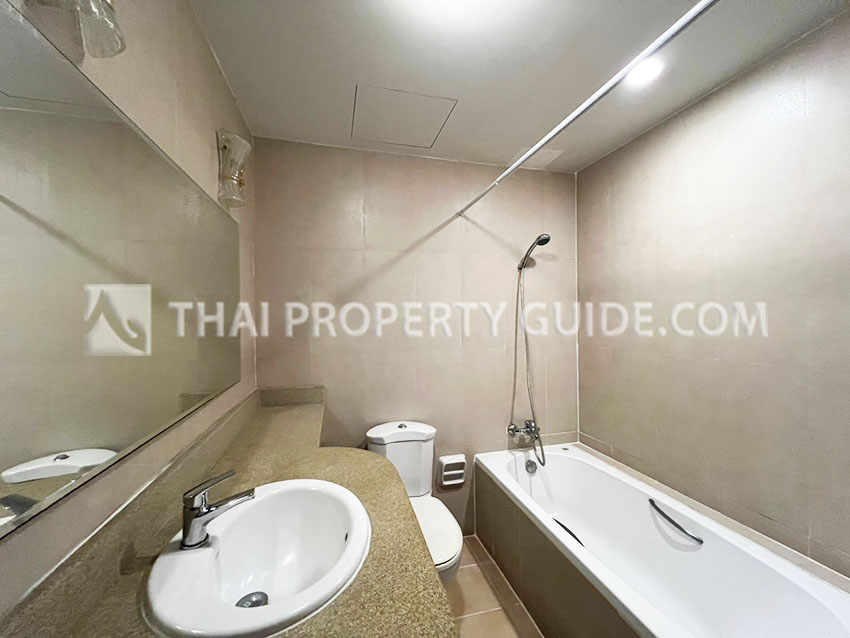 Apartment in Ploenchit 