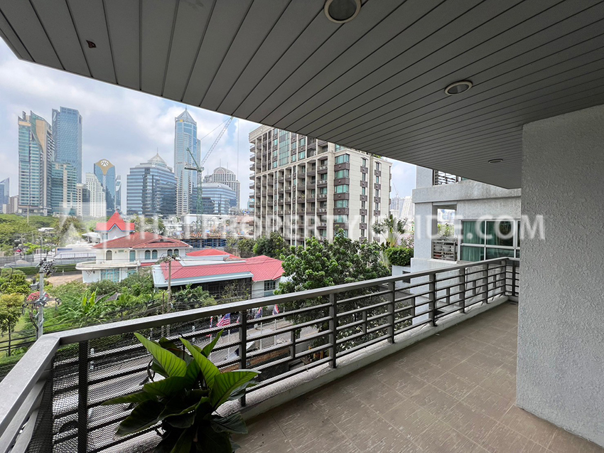 Apartment in Ploenchit 