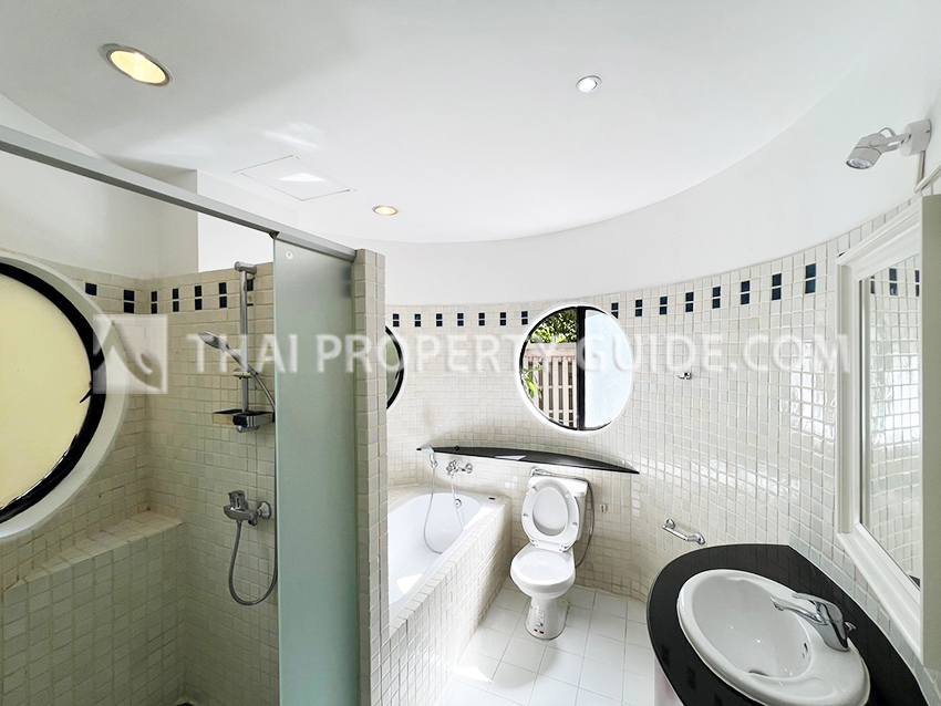 Apartment in Ploenchit 