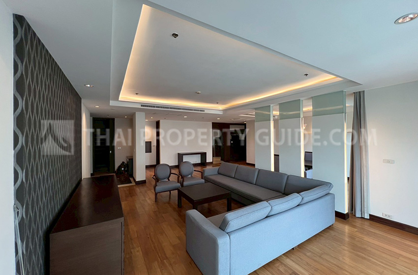 Apartment in Ploenchit