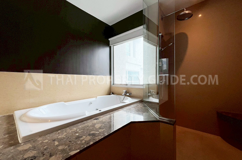 Apartment in Ploenchit 
