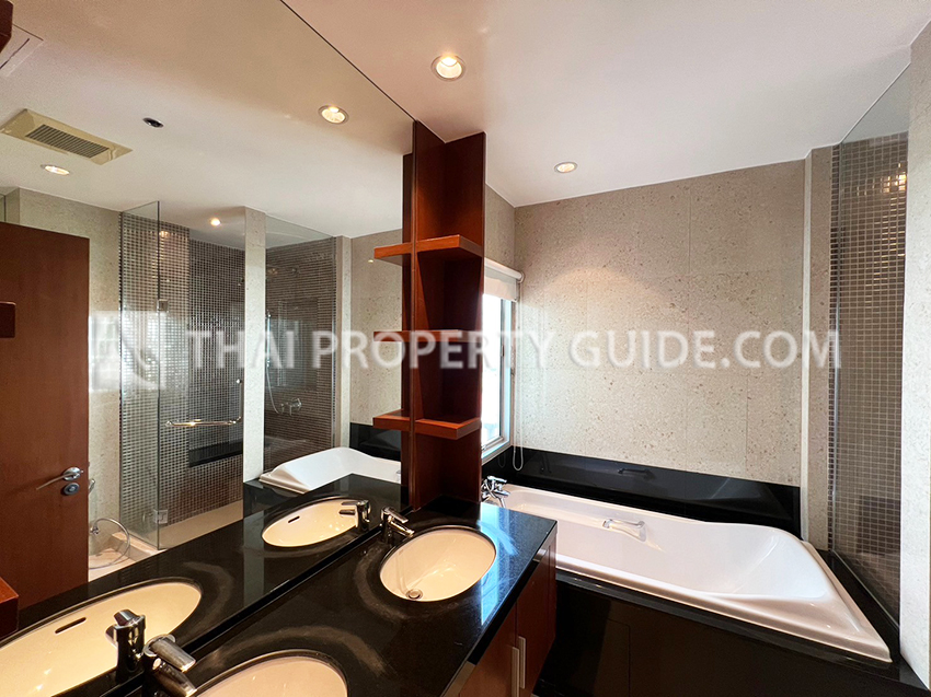 Apartment in Ploenchit 