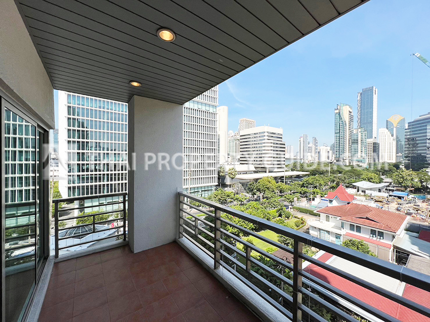 Apartment in Ploenchit 