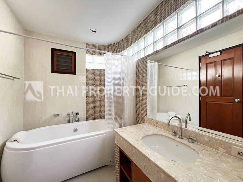 Apartment in Ploenchit 