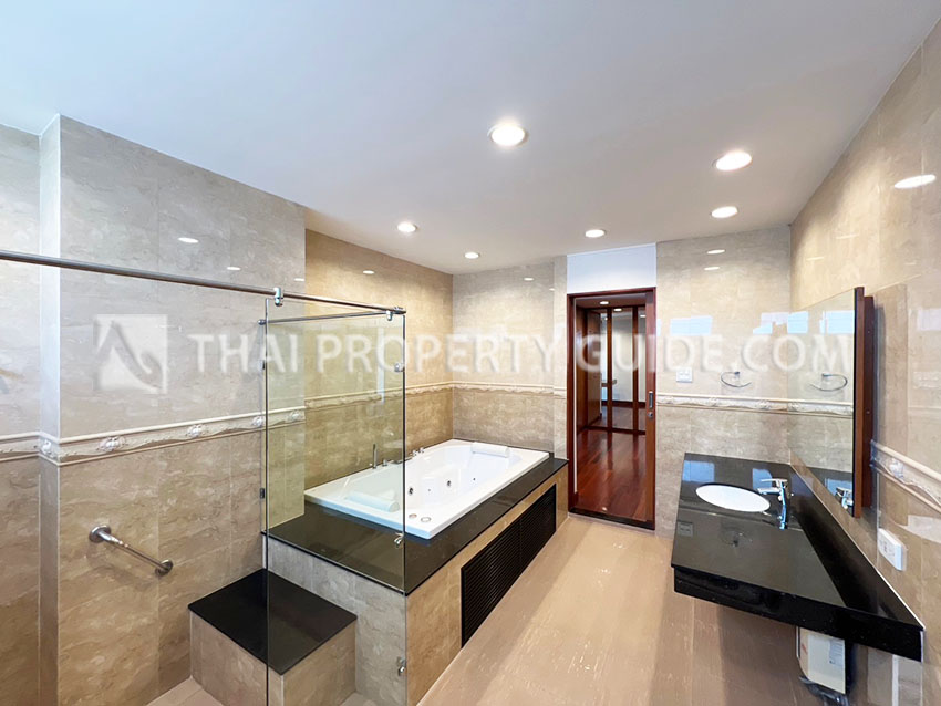 Apartment in Sathorn 