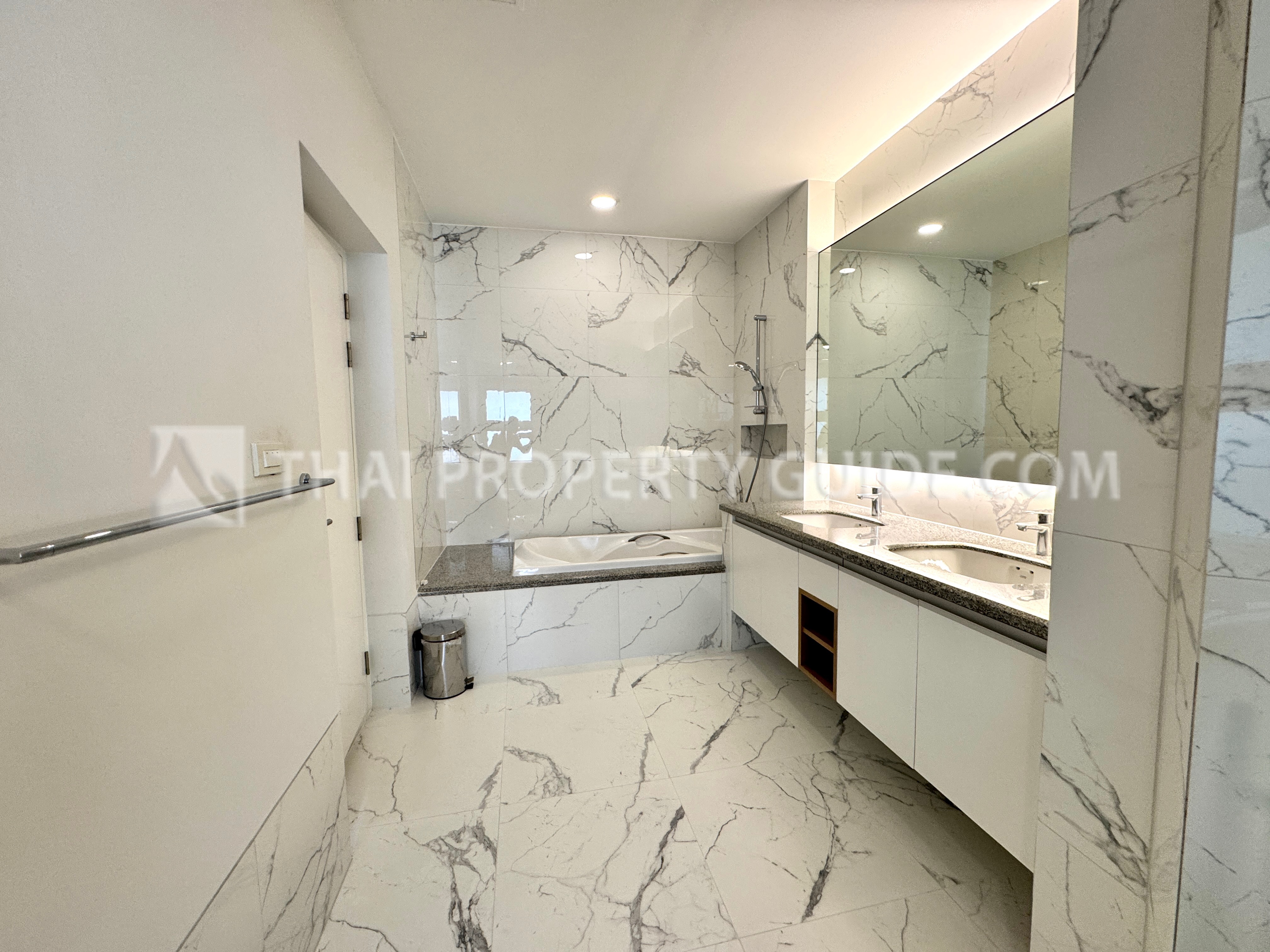 Apartment in Sathorn 