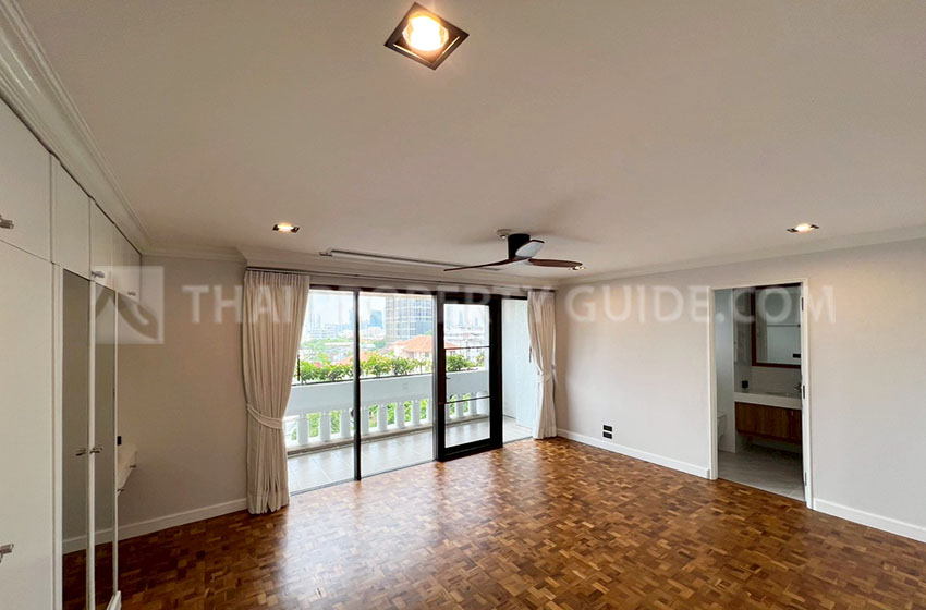 Apartment in Sathorn 