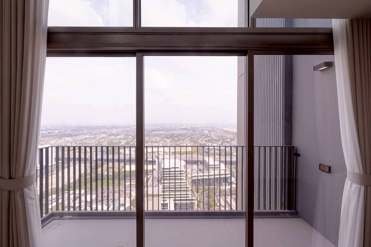 Condominium in Bangnatrad 