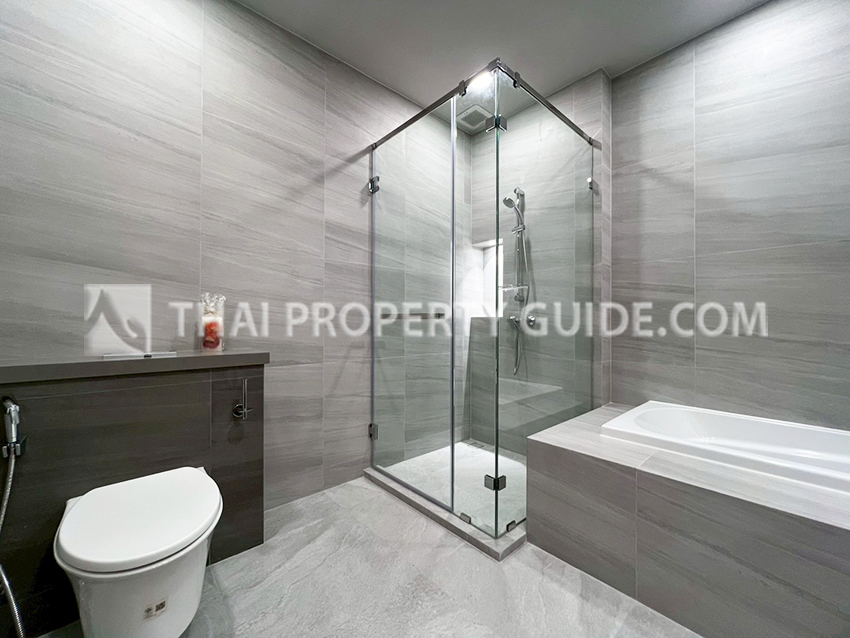 Condominium in Bangnatrad 