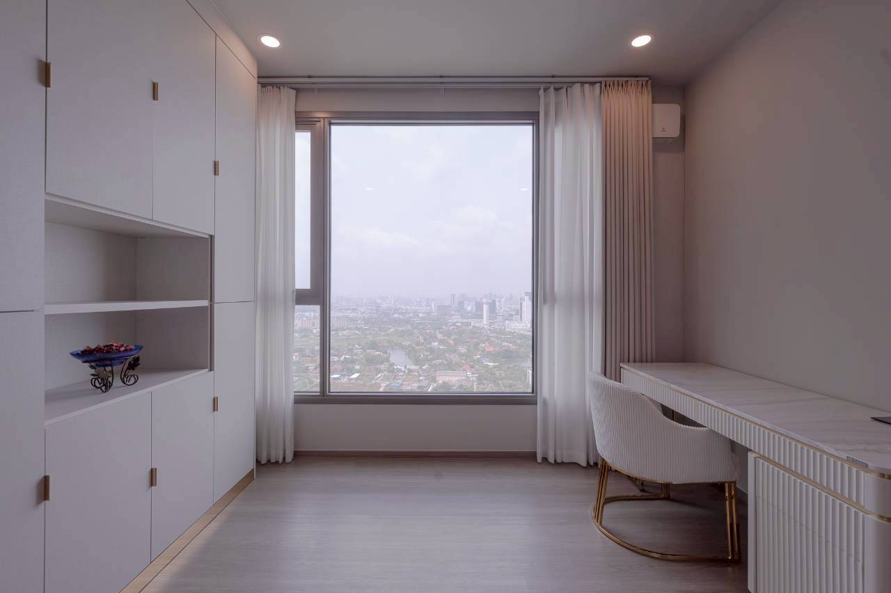 Condominium in Bangnatrad 