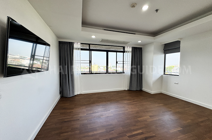 Condominium in Nichada Thani 
