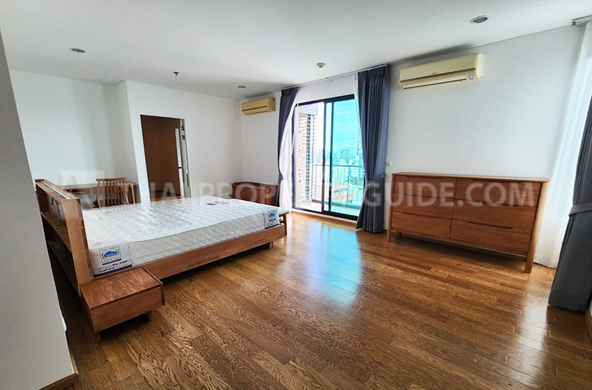 Condominium in New Petchburi 