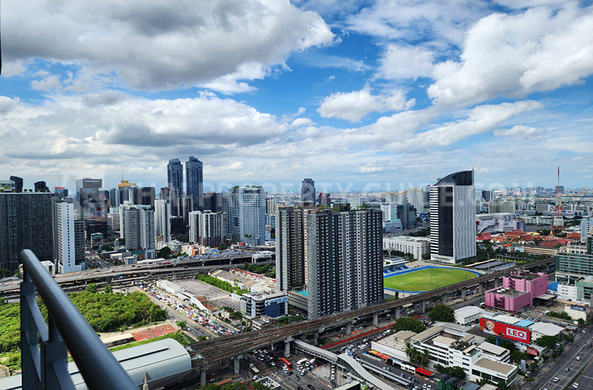Condominium in New Petchburi 
