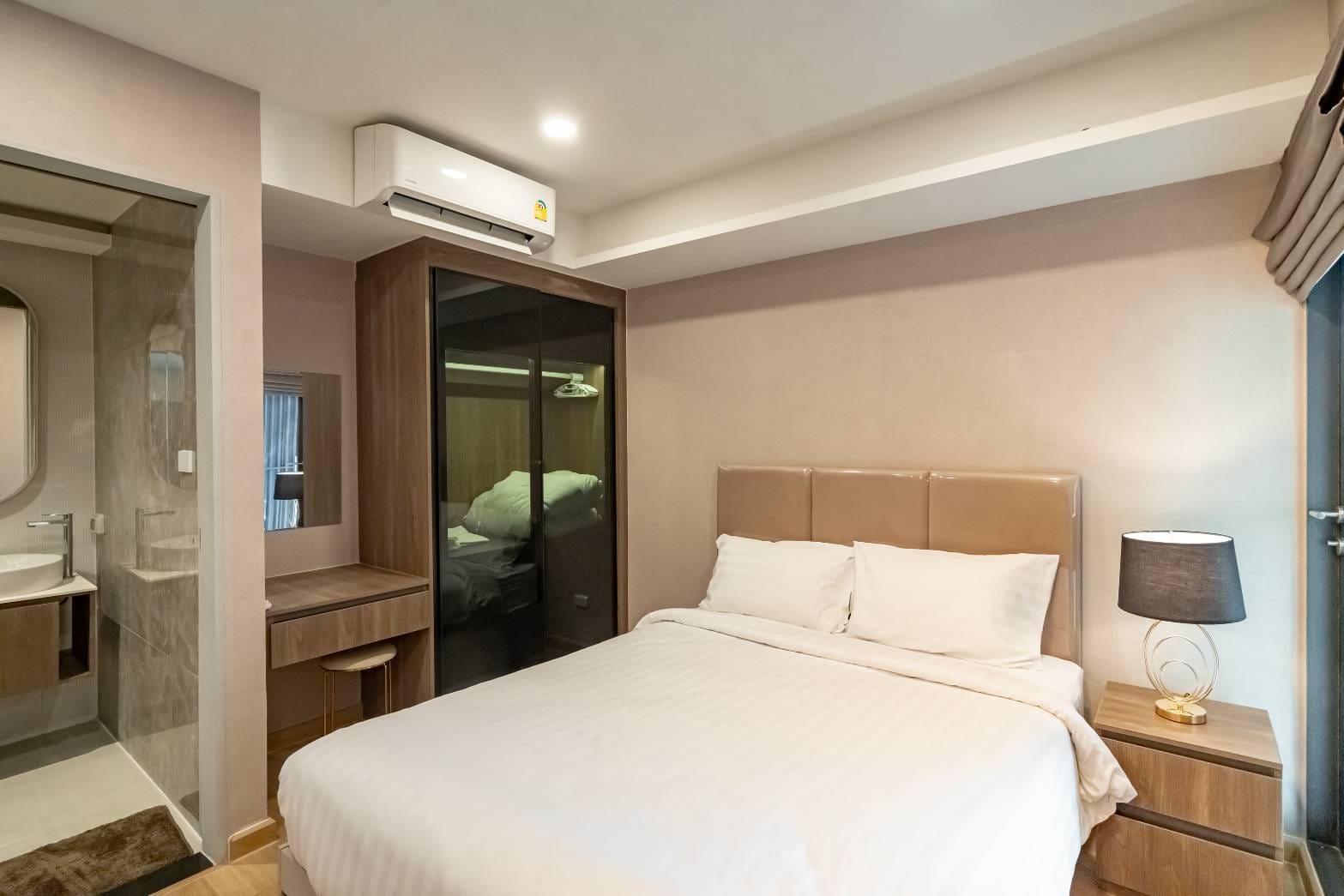 Condominium in New Petchburi 