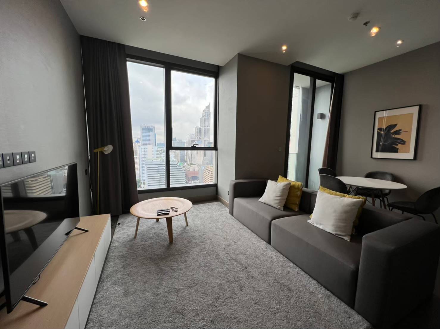Condominium in New Petchburi 