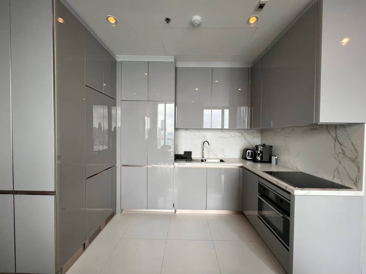 Condominium in New Petchburi 