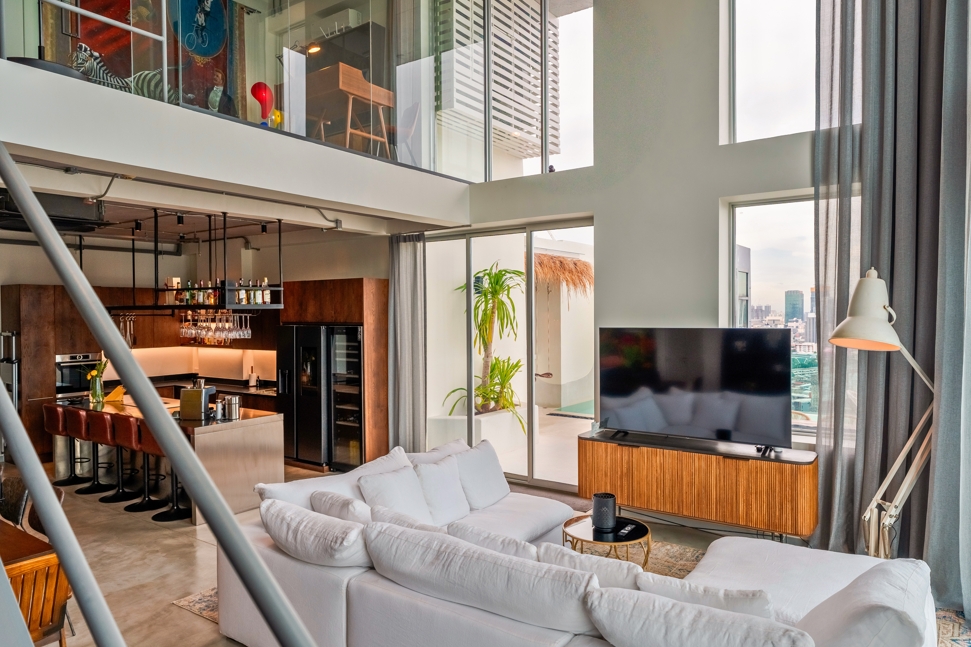 Condominium for rent in New Petchburi (near KIS International School)