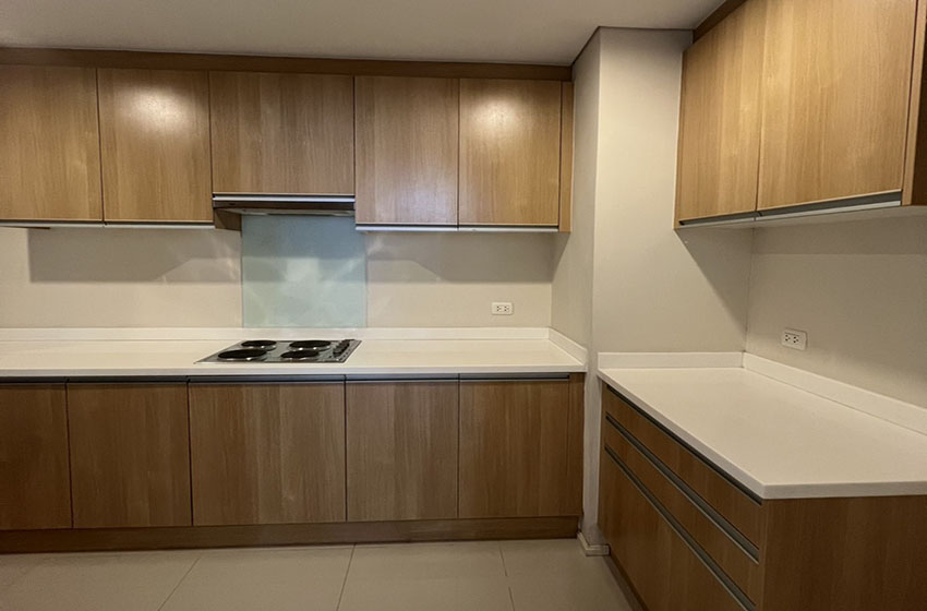 Condominium in New Petchburi 