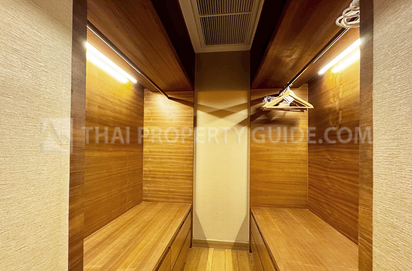 Condominium in Phaholyothin 