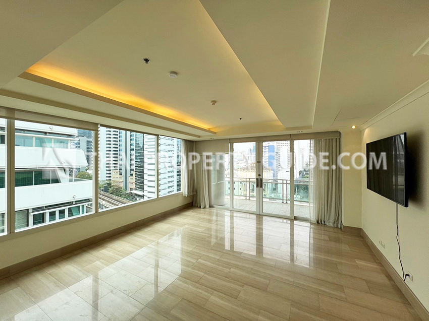 Condominium in Ploenchit 