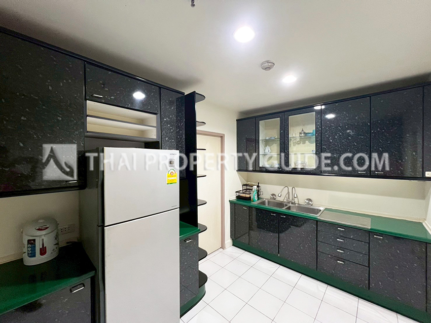 Condominium in Ploenchit 