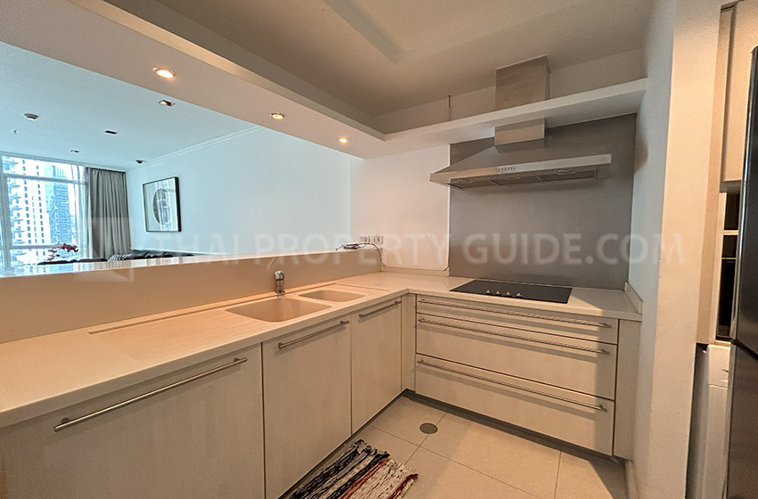 Condominium in Ploenchit : Athenee Residence 