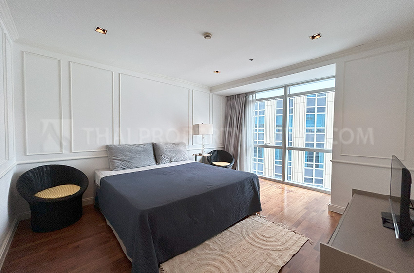 Condominium in Ploenchit : Athenee Residence 