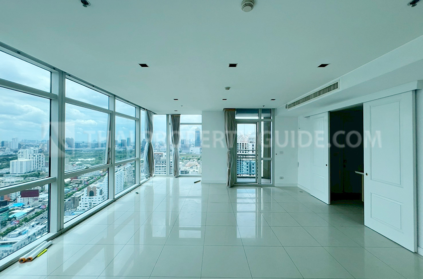 Condominium in Ploenchit : Athenee Residence 