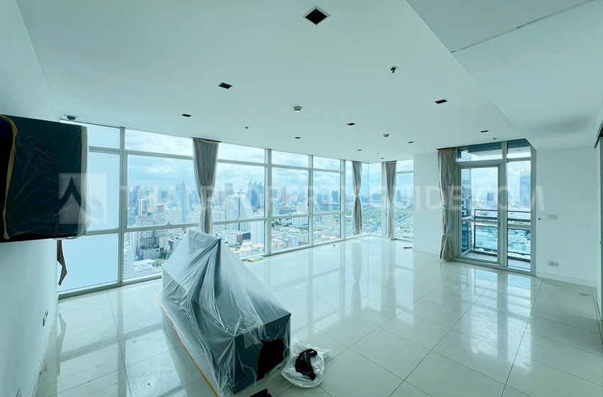 Condominium in Ploenchit : Athenee Residence 
