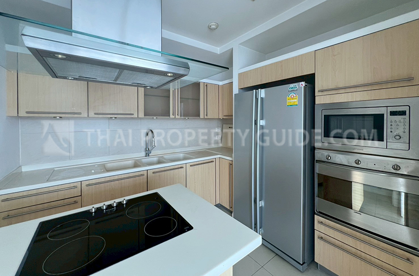 Condominium in Ploenchit : Athenee Residence 
