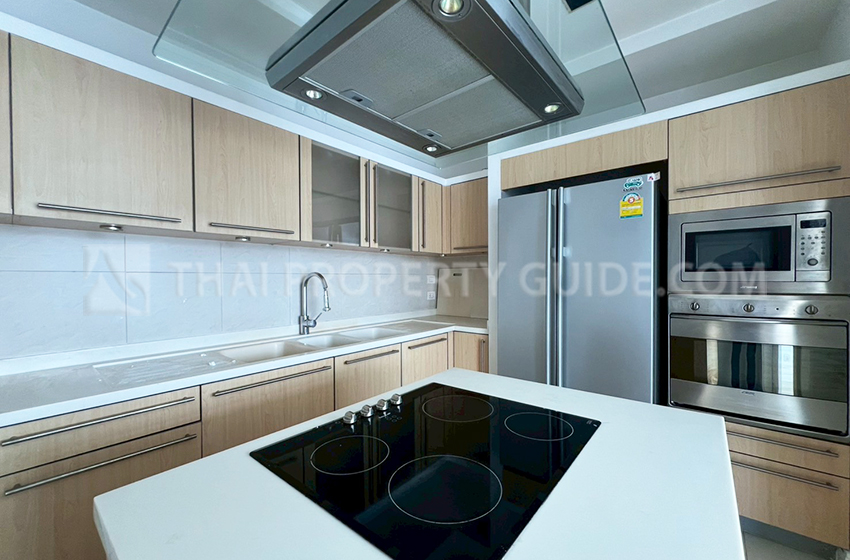 Condominium in Ploenchit : Athenee Residence 