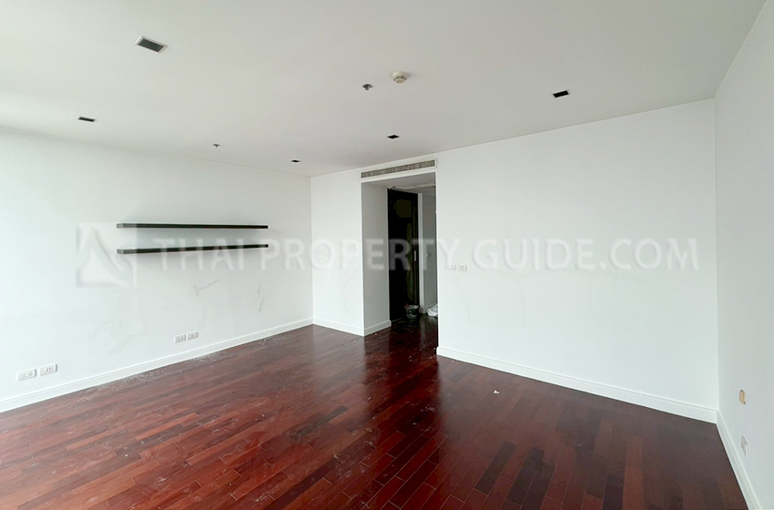 Condominium in Ploenchit : Athenee Residence 