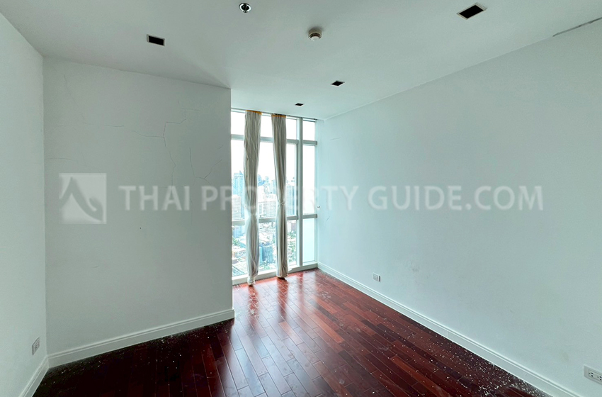 Condominium in Ploenchit : Athenee Residence 