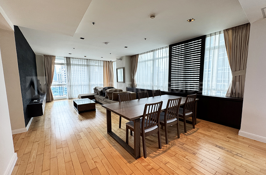 Condominium in Ploenchit : Athenee Residence 