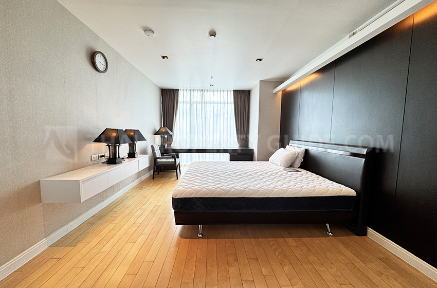 Condominium in Ploenchit : Athenee Residence 