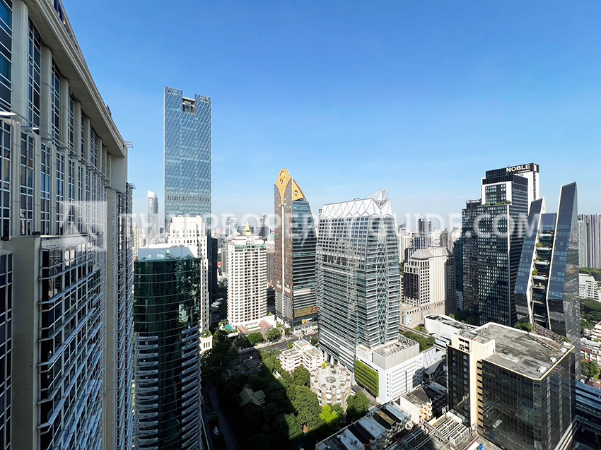 Condominium in Ploenchit : Athenee Residence 