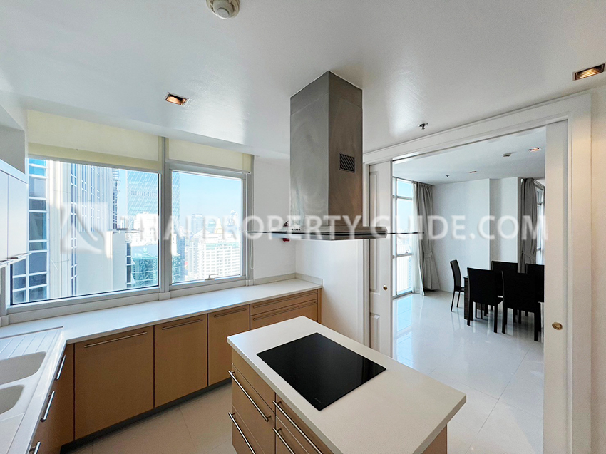 Condominium in Ploenchit : Athenee Residence 