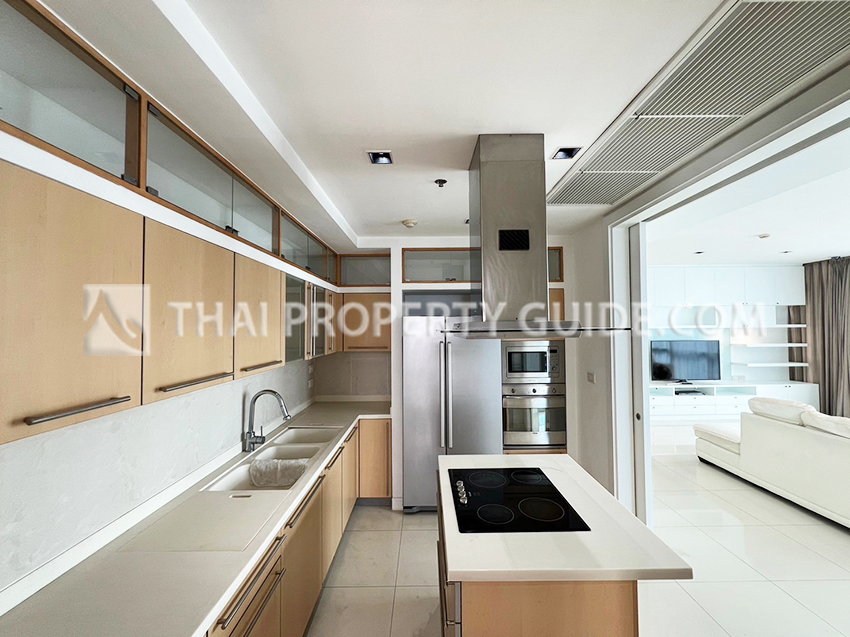 Condominium in Ploenchit : Athenee Residence 