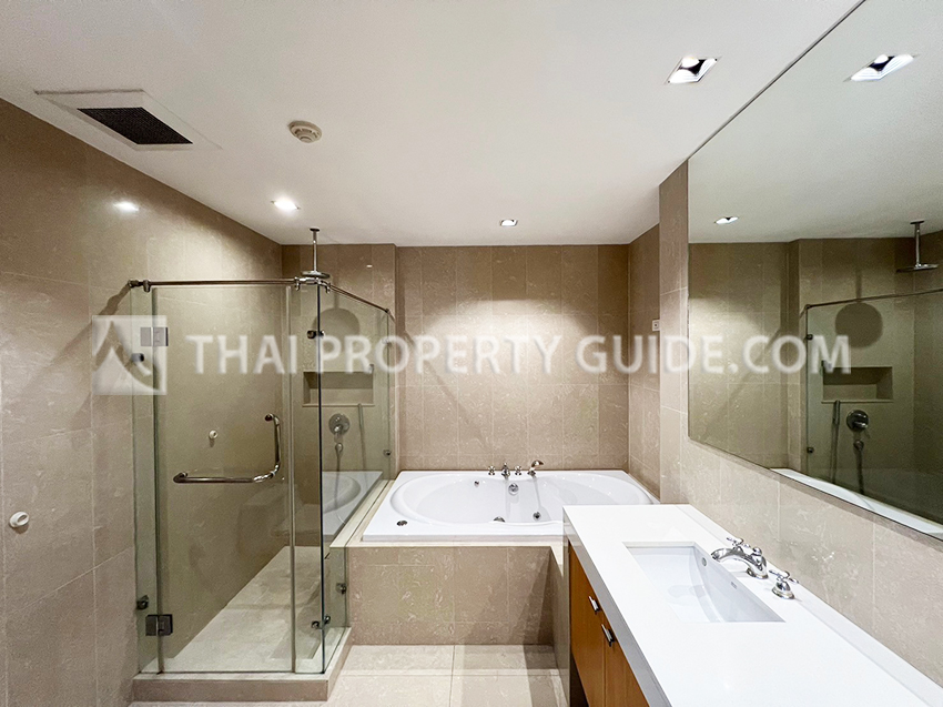 Condominium in Ploenchit : Athenee Residence 