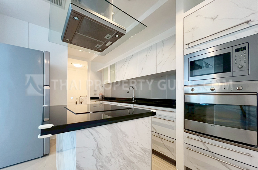 Condominium in Ploenchit : Athenee Residence 
